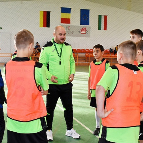 Trei echipe de fotbal participă la campionatul interscolar de la Turulung