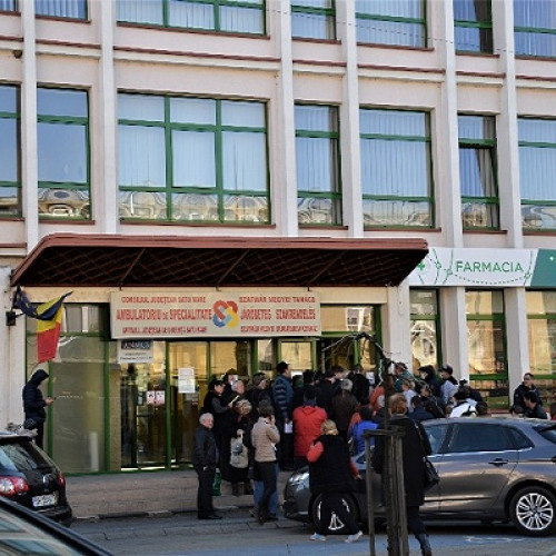 Percheziții la Policlinica Veche din Satu Mare într-un dosar de șpăgi pentru pensii de handicap