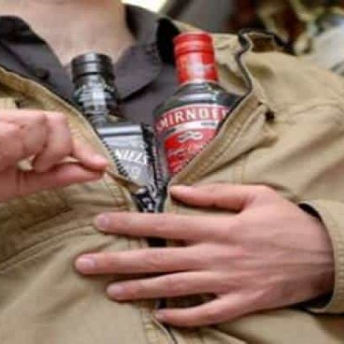Furt de băuturi alcoolice la Satu Mare