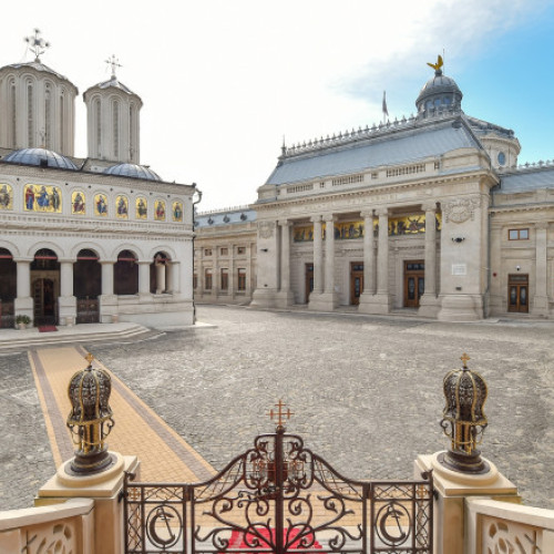 Sfântul Sinod a aprobat canonizarea a 16 femei cu viaţă sfântă: muceniţe, monahii, soţii de domnitori, mame de sfinţi şi mărturisitoare