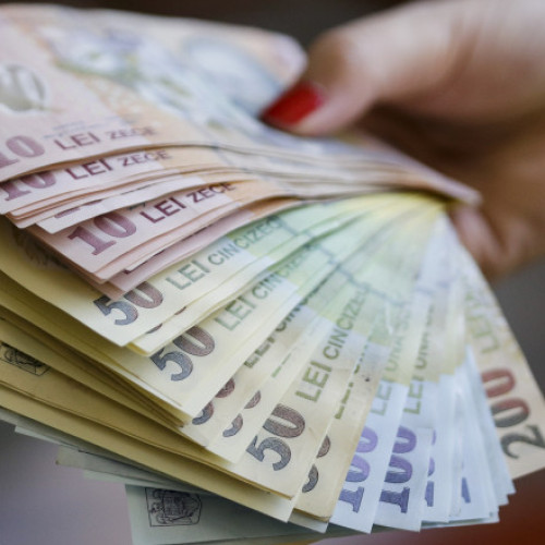 Bolojan anunță reducerea subvenţiilor pentru partide: „Toată lumea trebuie să contribuie la acest efort”